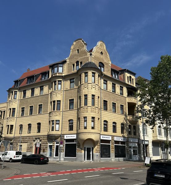 + Eine Großzügige 4 Raum-Jugendstilwohnung auch als represantives Büro nutzbar +